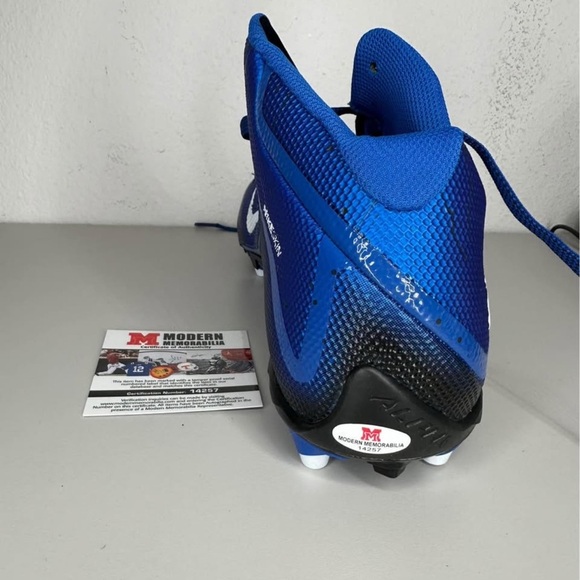 Emmitt Smith #22 Signed Football Cleats w COA - Picture 8 of 9